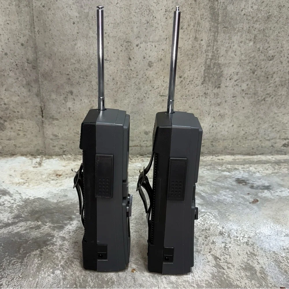 Realistic TRC-83 CB Walkie Talkies Pair Tested Working Vintage - Picture 4 of 11